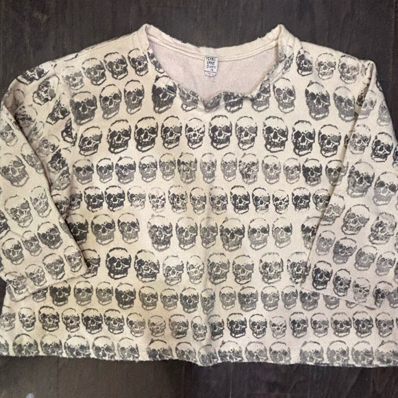 Magnolia Pearl Tops - Magnolia Pearl Cream and Black Skull Sweatshirt, Gently worn, great cond,no tags